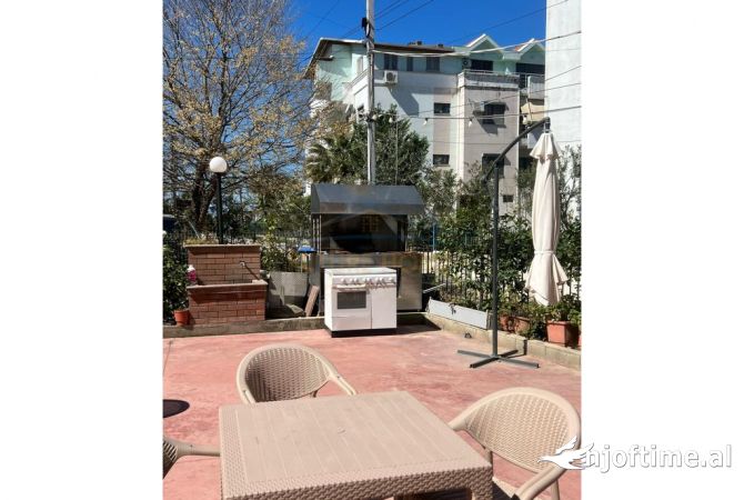 Ambiente Commerciale in Vendita 2+1 a Durazzo - 650,000 Euro