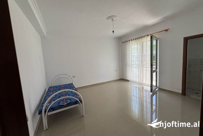 Shtepi me qera Apartament ne Tirane, 2+1, Mobilimi Pjeserisht e mobiluar, Pagesa 400  Euro.