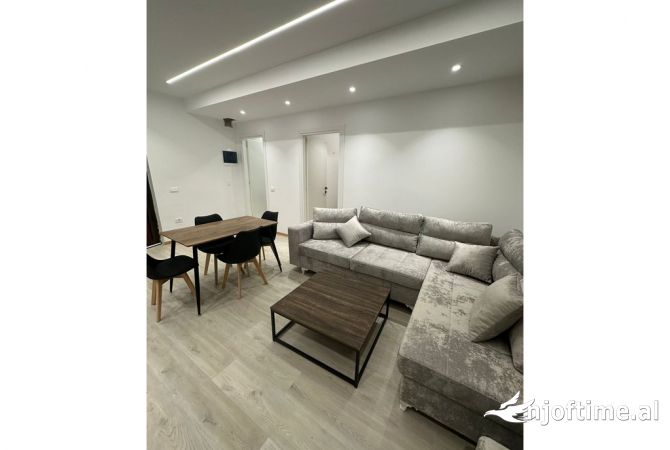 Shtepi me qera Apartament ne Tirane, 1+1, Mobilimi E mobiluar, Pagesa 650  Euro.