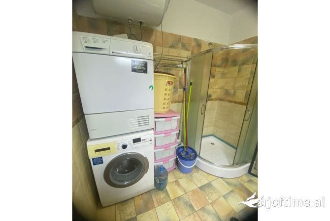 Shtepi me qera Apartament ne Tirane, 1+1, Mobilimi E mobiluar, Pagesa 600  Euro.