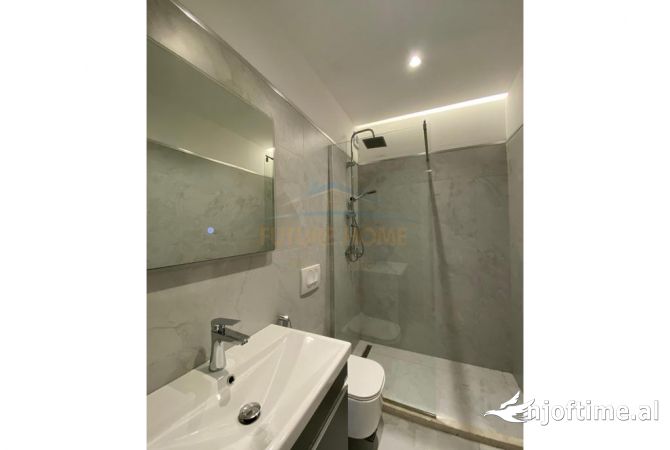 Shtepi ne shitje Apartament ne Tirane, 3+1, Mobilimi E mobiluar, Pagesa 248,000  Euro.