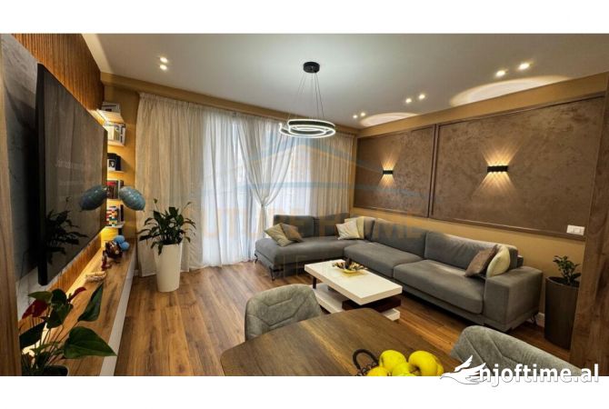 Shtepi me qera Apartament ne Tirane, 2+1, Mobilimi E mobiluar, Pagesa 750  Euro.