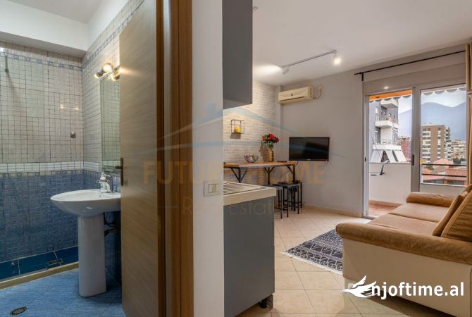 Shtepi ne shitje Apartament ne Tirane, 1+1, Mobilimi E mobiluar, Pagesa 132,000  Euro.