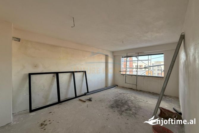 Shtepi ne shitje Apartament ne Tirane, 1+1, Mobilimi Bosh, pa mobiluar, Pagesa 102,870  Euro.