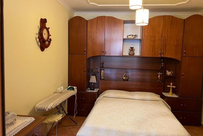 Shtepi ne shitje Apartament ne Durres, 2+1, Mobilimi E mobiluar, Pagesa 90,000  Euro.