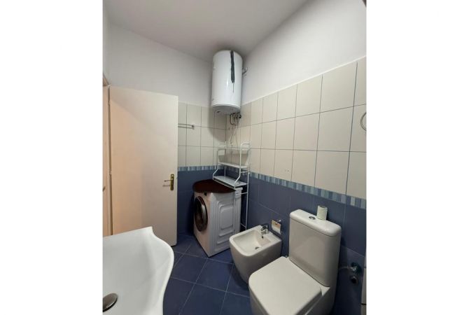 Shtepi me qera Apartament ne Tirane, 1+1, Mobilimi E mobiluar, Pagesa 450  Euro.