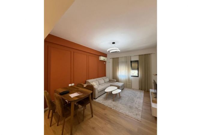 Shtepi me qera Apartament ne Tirane, 1+1, Mobilimi E mobiluar, Pagesa 450  Euro.