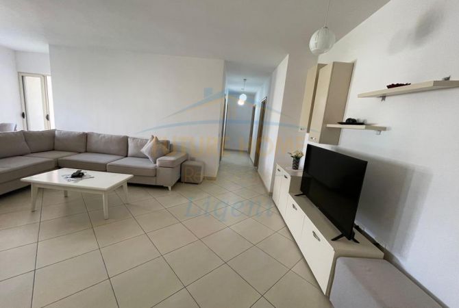 Shtepi ne shitje 3+1 ne Tirane - 240,000 Euro