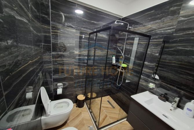 Shtepi me qera Apartament ne Tirane, 2+1, Mobilimi E mobiluar, Pagesa 800  Euro.