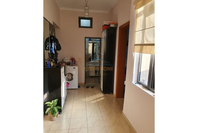 Shtepi me qera 2+1 ne Tirane - 700 Euro