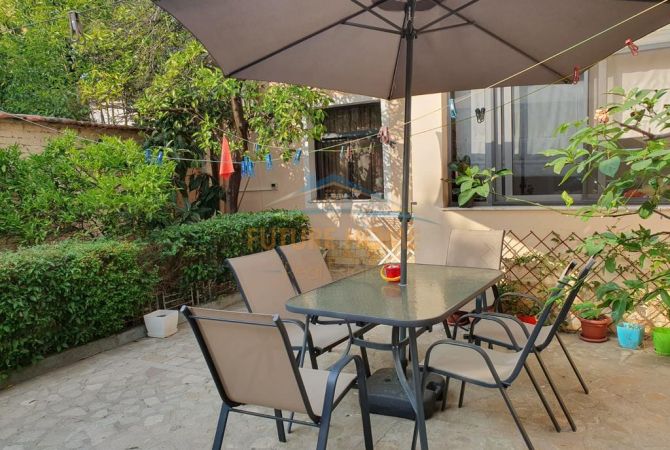 Shtepi me qera Shtepi Private ne Tirane, 2+1, Mobilimi E mobiluar, Pagesa 700  Euro.