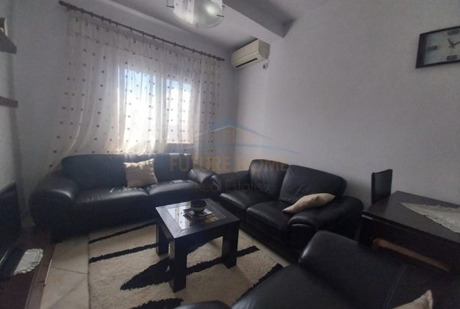 Shtepi me qera Apartament ne Tirane, 2+1, Mobilimi E mobiluar, Pagesa 600  Euro.