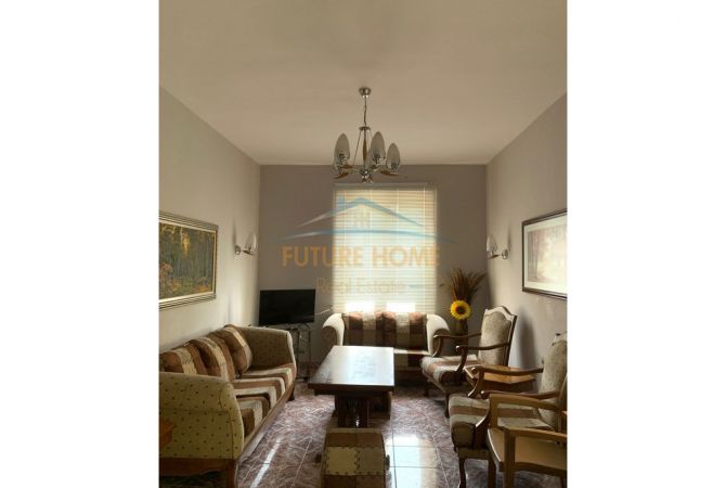 Shtepi me qera Apartament ne Tirane, 1+1, Mobilimi E mobiluar, Pagesa 450  Euro.