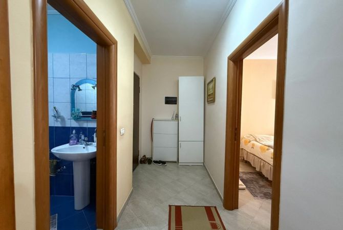 Shtepi ne shitje Apartament ne Tirane, 1+1, Mobilimi E mobiluar, Pagesa 159,000  Euro.