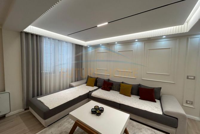 Shtepi ne shitje Shtepi Private ne Durres, 2+1, Mobilimi Bosh, pa mobiluar, Pagesa 300,000  Euro.