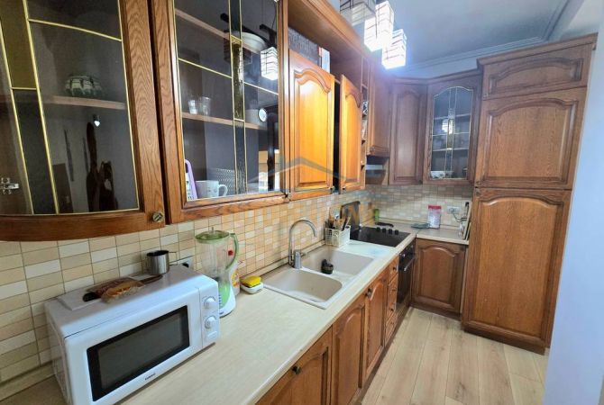 Shtepi me qera 2+1 ne Tirane - 650 Euro