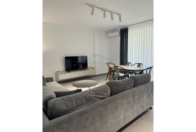 Shtepi ne shitje Apartament ne Durres, 2+1, Mobilimi E mobiluar, Pagesa 325,000  Euro.