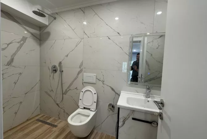 Shtepi ne shitje Apartament ne Tirane, 2+1, Mobilimi Bosh, pa mobiluar, Pagesa 179,000  Euro.