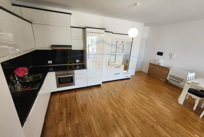 Shtepi me qera Apartament ne Tirane, 2+1, Mobilimi E mobiluar, Pagesa 800  Euro.