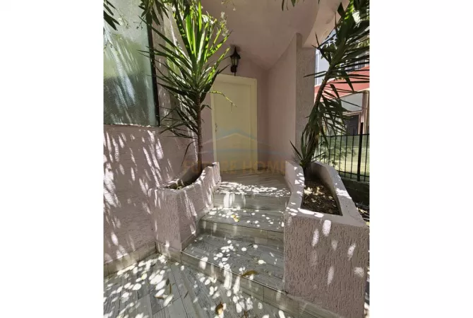 Shtepi ne shitje 5+1 ne Durres - 450,000 Euro