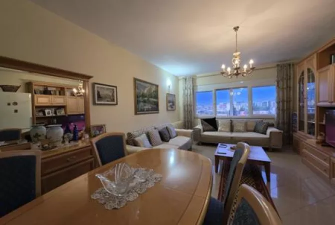 Shtepi ne shitje Apartament ne Tirane, 1+1, Mobilimi E mobiluar, Pagesa 2,200,000  Euro.