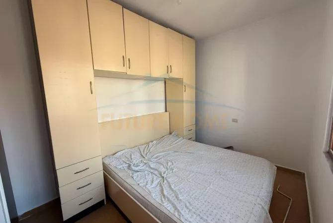 Shtepi ne shitje Apartament ne Tirane, 2+1, Mobilimi E mobiluar, Pagesa 128,000  Euro.