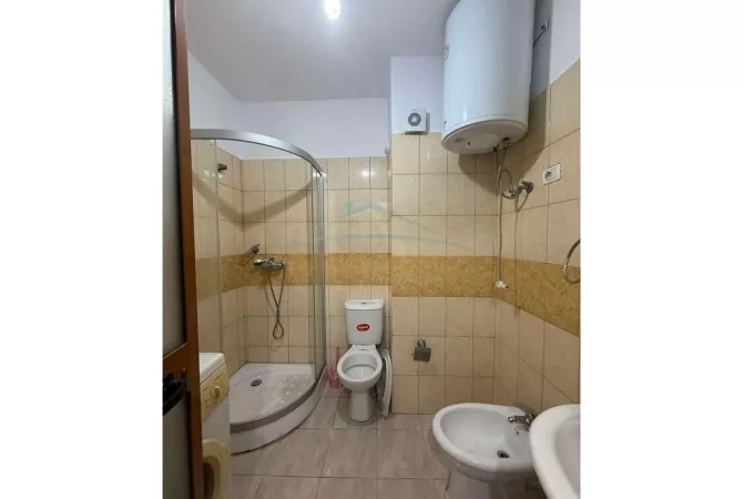Shtepi ne shitje Apartament ne Tirane, 2+1, Mobilimi E mobiluar, Pagesa 127,000  Euro.