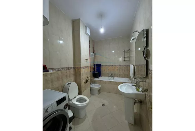 Shtepi me qera 2+1 ne Tirane - 750 Euro
