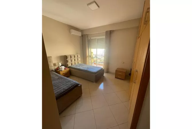 Shtepi ne shitje Apartament ne Tirane, 2+1, Mobilimi E mobiluar, Pagesa 260,000  Euro.