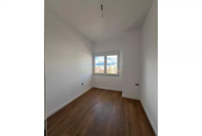 Shtepi ne shitje Apartament ne Tirane, 1+1, Mobilimi Bosh, pa mobiluar, Pagesa 98,000  Euro.