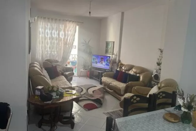 Shtepi ne shitje Apartament ne Tirane, 2+1, Mobilimi Bosh, pa mobiluar, Pagesa 129,000  Euro.