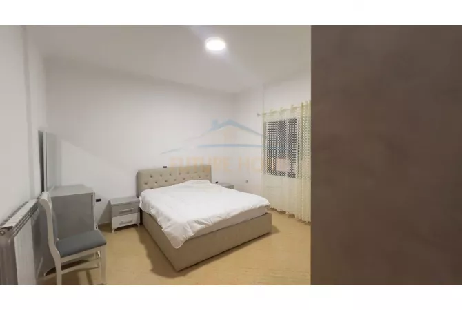 Shtepi ne shitje Vila Luksoze ne Tirane, 7+1, Mobilimi Bosh, pa mobiluar, Pagesa 1,072,200  Euro.