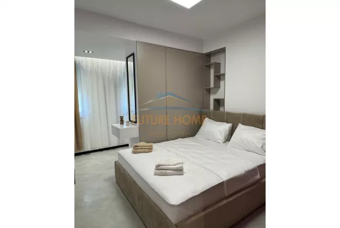 Shtepi ne shitje Apartament ne Tirane, 3+1, Mobilimi E mobiluar, Pagesa 360,000  Euro.