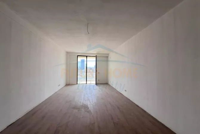 Shtepi ne shitje Apartament ne Tirane, 3+1, Mobilimi Bosh, pa mobiluar, Pagesa 334,400  Euro.