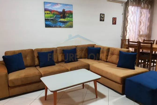 Shtepi ne shitje Apartament ne Tirane, 2+1, Mobilimi E mobiluar, Pagesa 260,000  Euro.