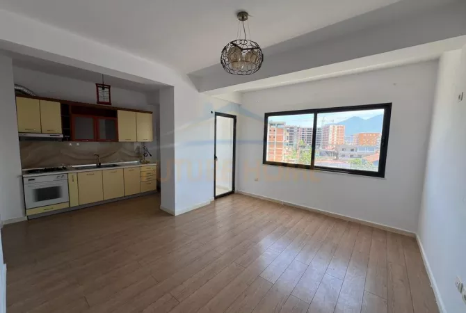 Shtepi me qera 2+1 ne Tirane - 450 Euro