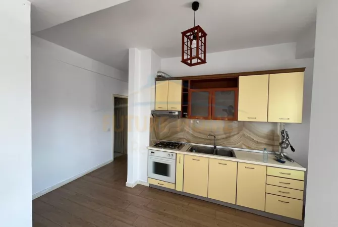 Shtepi me qera 2+1 ne Tirane - 450 Euro