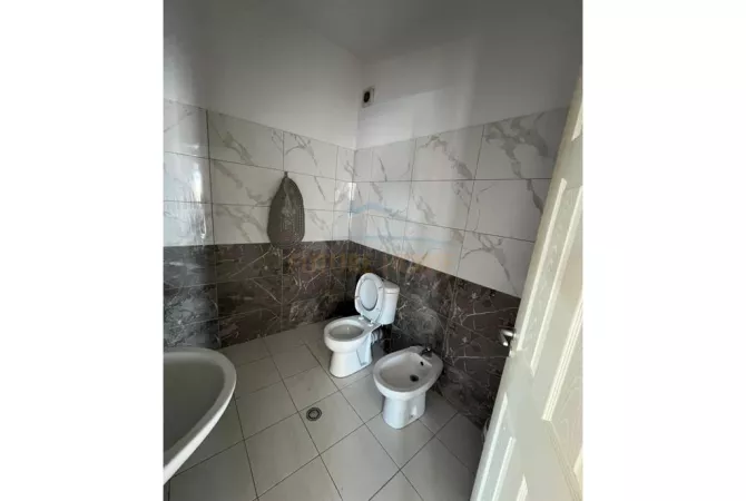 Shtepi me qera 2+1 ne Tirane - 450 Euro