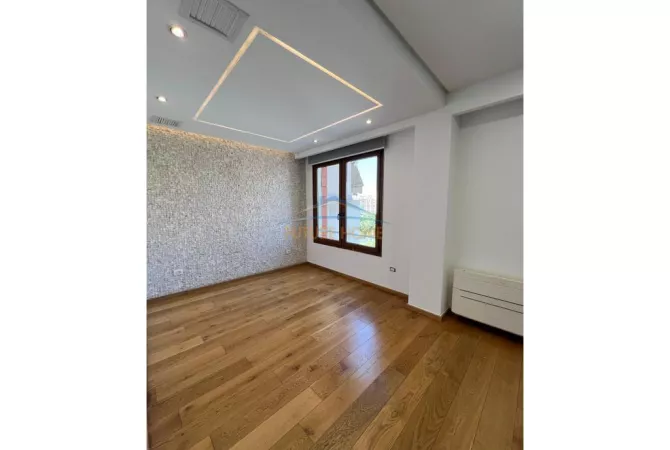 Ambient biznesi me qera 3+1 ne Tirane - 2,350 Euro