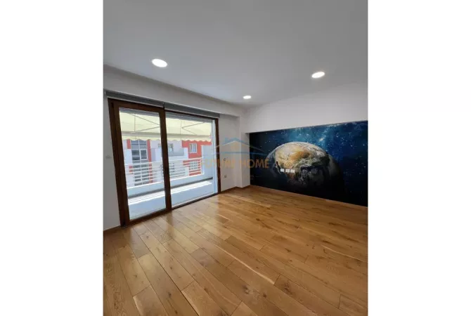 Ambient biznesi me qera 3+1 ne Tirane - 2,350 Euro