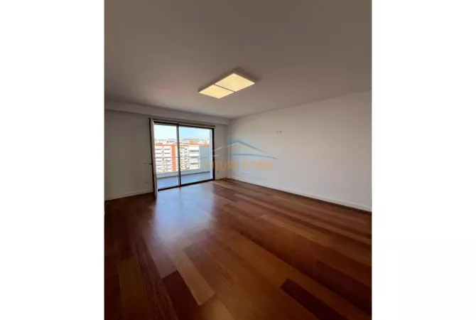 Zyre, me qira prane Kompleksit Delijorgji !