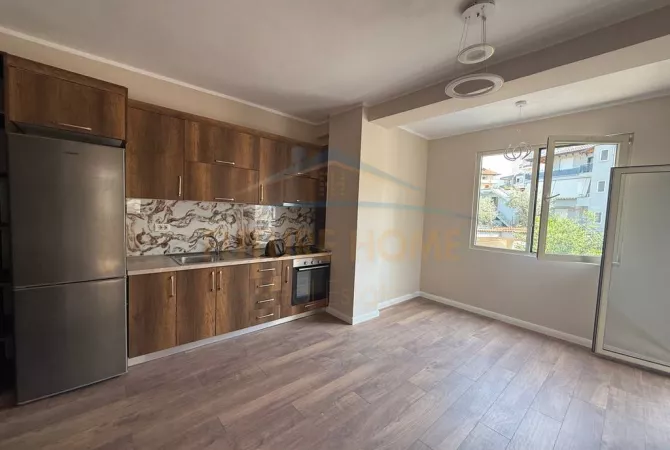 Shtepi ne shitje Apartament ne Tirane, 2+1, Mobilimi Bosh, pa mobiluar, Pagesa 113,000  Euro.