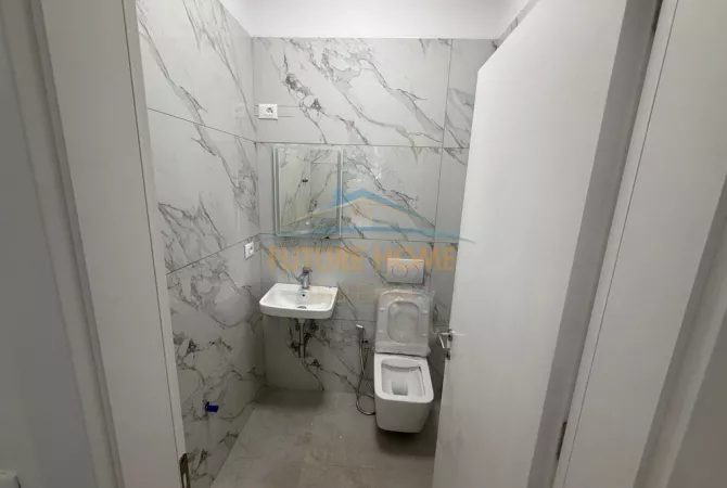 Ambjent biznesi ne shitje 1+1 ne Tirane - 149,000 Euro