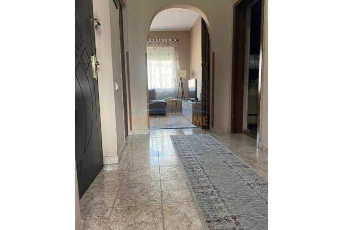 Shtepi ne shitje Apartament ne Tirane, 2+1, Mobilimi E mobiluar, Pagesa 195,000  Euro.