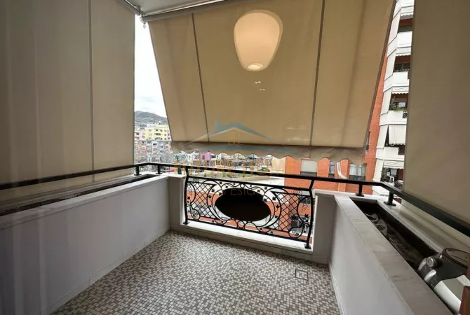 Shtepi me qera 2+1 ne Tirane - 1,300 Euro