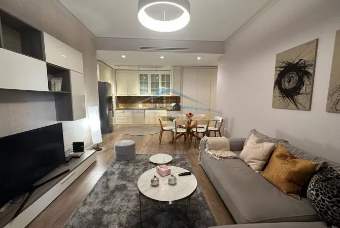 Shtepi me qera 2+1 ne Tirane - 1,300 Euro