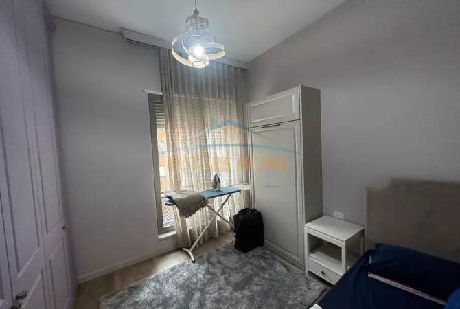Shtepi me qera Apartament ne Tirane, 2+1, Mobilimi E mobiluar, Pagesa 1,300  Euro.