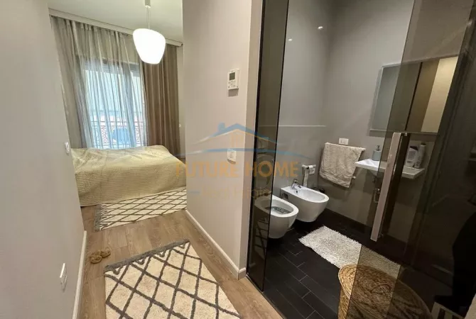 Shtepi me qera Apartament ne Tirane, 2+1, Mobilimi E mobiluar, Pagesa 1,300  Euro.