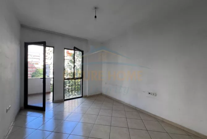Shtepi ne shitje 1+1 ne Tirane - 90,000 Euro