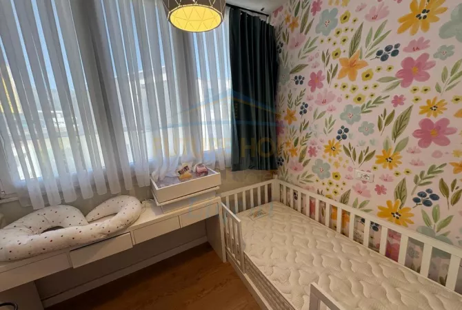 Shtepi ne shitje Apartament ne Tirane, 2+1, Mobilimi E mobiluar, Pagesa 150,000  Euro.